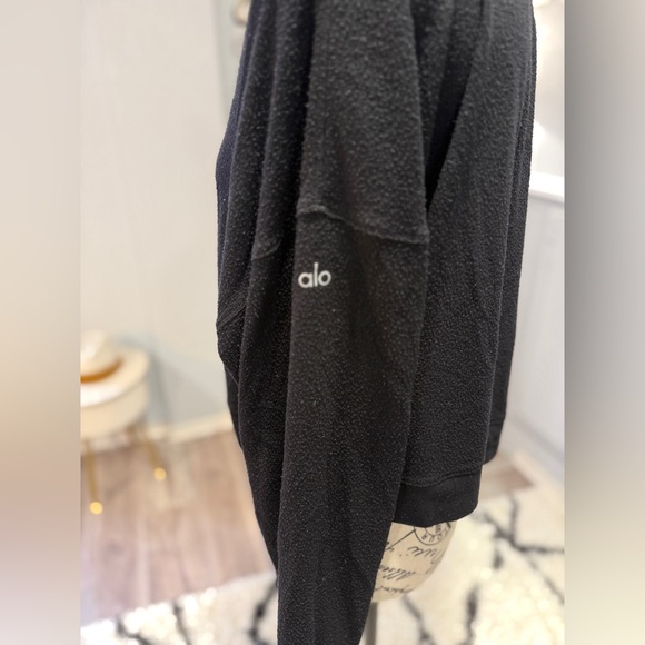 Alo Yoga Alolux Soho Cropped Henley – Black – Size Small - Picture 4 of 7